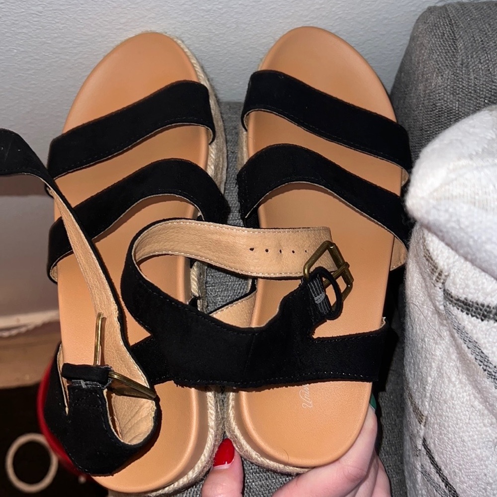 COPY - Universal Thread Sandals